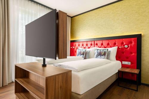 Lounge Accessible Room