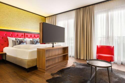 room detail thumbnail 2