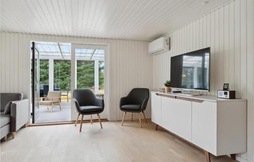 Gorgeous Home In Ulfborg With Kitchen