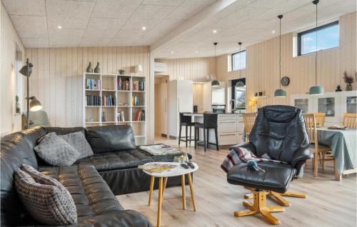  Beautiful Home In Hadsund With Wifi in Hadsund