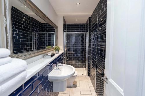 Hanover 71 Suites - main image