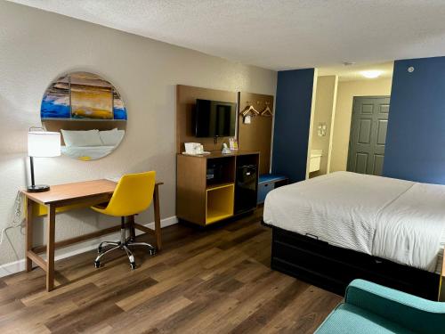 King Room - Non-Smoking image 4