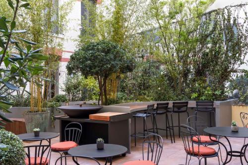 Balcony/terrace, Victoria Palace Hotel Paris in Quartier Saint-Germain-des-Pres - Luxembourg