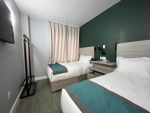 Starlight Hotel - image 10