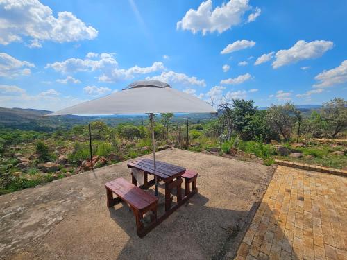 Getaway with mountain views, BBQs & hikes near Cradle of Humankind Getaway with mountain views, BBQs & hikes near Cradle of Humankind