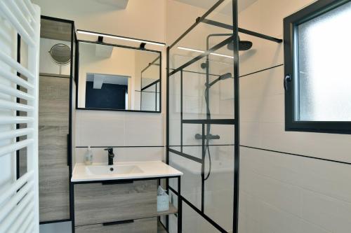 Four-Bedroom House image 10
