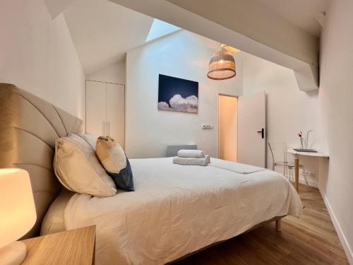 Appartement standing à 7min de Fontainebleau centre, 3min de Moret-sur-Loing et 45min de Paris (1min à pied de la gare)