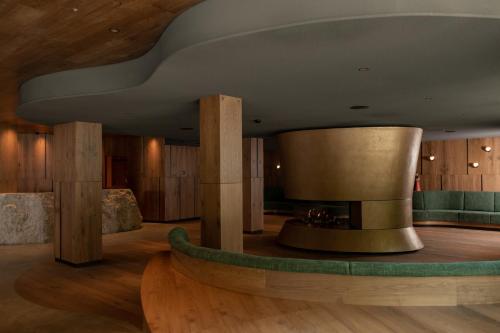505208142 Hotel Antares