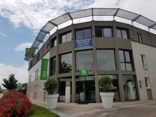 ibis Styles Compiegne Jaux