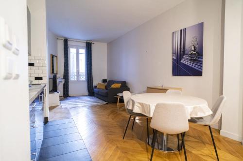 Apartment near Montmartre, Paříž