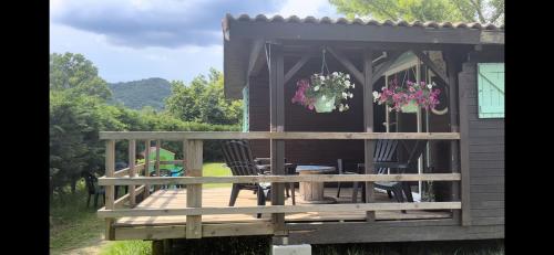 les petits chalets de DUDU in Saint-Laurent-du-Pape