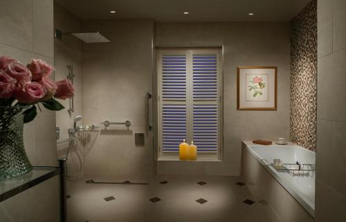 Inverlochy Castle Hotel - image 10