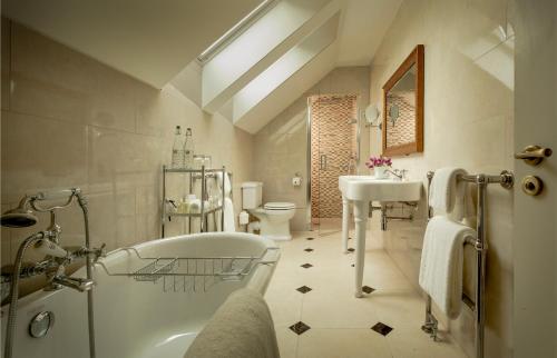Inverlochy Castle Hotel - image 6