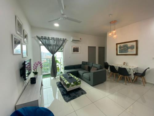 TR Residence 3R2B Serviced Apt 5-6pax HKL,IJN,PWTC KL, Kuala Lumpur