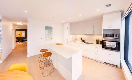 2 bedrooms, 3 beds