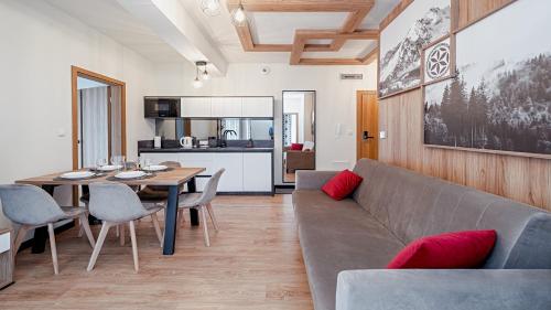 SKI Apartments, Sun & Snow