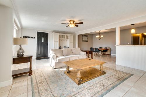 Updated Robinson Vacation Rental with Fireplace! in Robinson