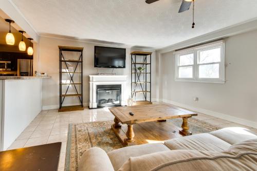 Updated Robinson Vacation Rental with Fireplace! in Robinson