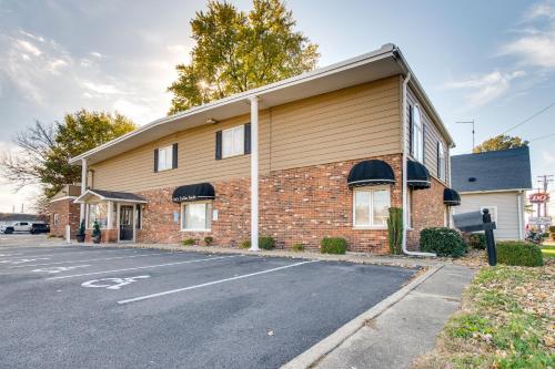 Updated Robinson Vacation Rental with Fireplace! in Robinson