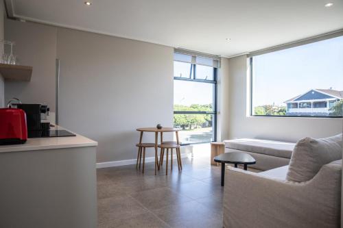 Superior Apartment image 5