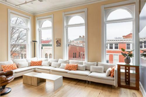 Penthouse Apartment Overlooking Downtown Mall in Charlottesville, USA