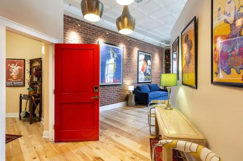 Penthouse Apartment Overlooking Downtown Mall in Charlottesville, USA