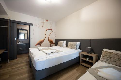 Flamingo Panzio es Borhaz in Etyek