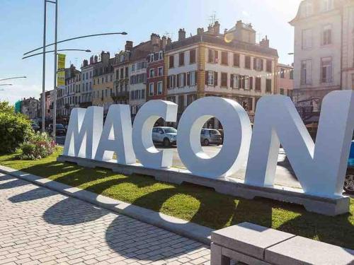 Közeli látványosságok, Grange rénovée en duplex idéalement située (Grange renovee en duplex idealement situee) in Crêches-sur-Saône