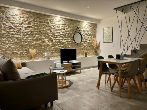 Létesítmények, Grange rénovée en duplex idéalement située (Grange renovee en duplex idealement situee) in Crêches-sur-Saône