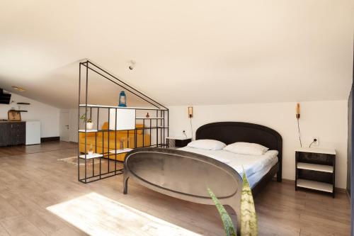 1 double bed, 1 sofa bed