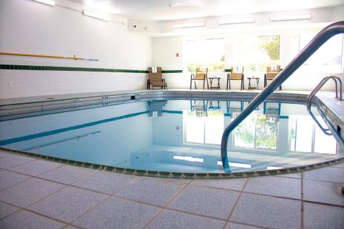 สระว่ายน้ำ, คอมฟอร์ต อินน์ ซูส์ ซิตี้ เซาท์ (Comfort Inn Sioux City South) in ซู ซิตี้ (IA)
