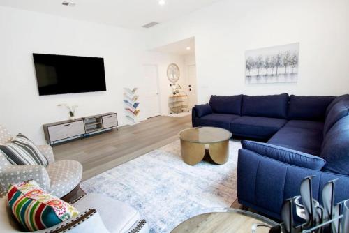 Newly Renovated 4BR in LA near Hollywood and Ktown in Los Angeles, USA