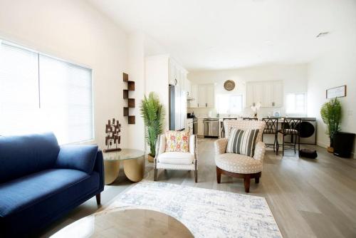 Newly Renovated 4BR in LA near Hollywood and Ktown in Los Angeles, USA