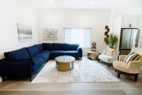 Newly Renovated 4BR in LA near Hollywood and Ktown in Los Angeles, USA