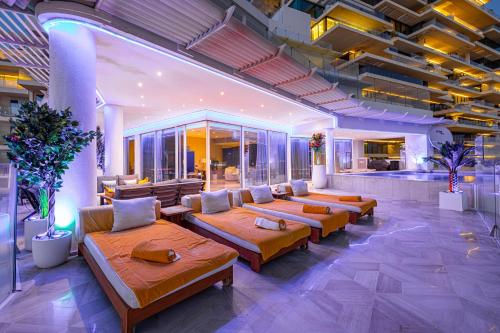 FIVE Palm Jumeirah 2BR Luxury Penthouse - See View - image 8