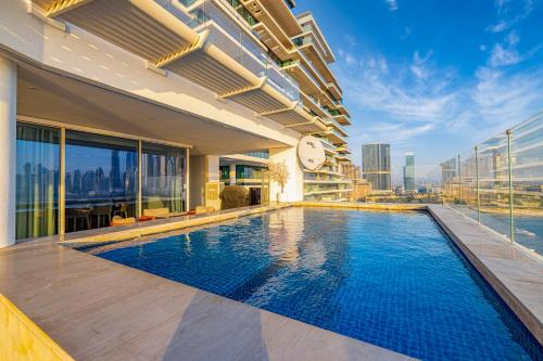 FIVE Palm Jumeirah 2BR Luxury Penthouse - See View - image 10