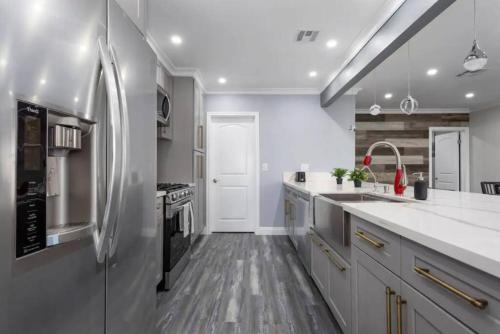Contemporary 3BR Home in HEART of Westminster GG in Westminster, USA