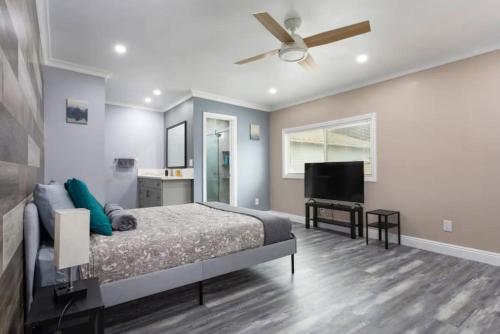 Contemporary 3BR Home in HEART of Westminster GG in Westminster, USA