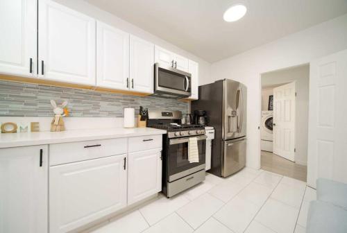 Elegant 3BR Home in Mid City near K-town in Los Angeles, USA
