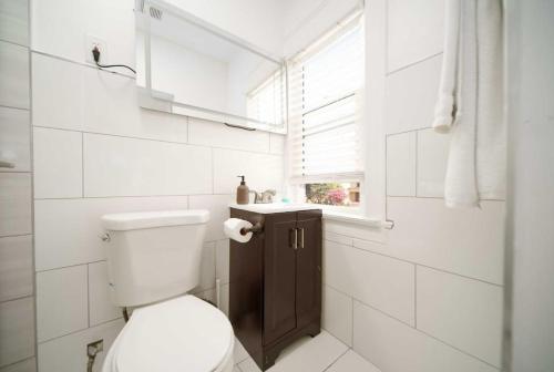 Elegant 3BR Home in Mid City near K-town in Los Angeles, USA
