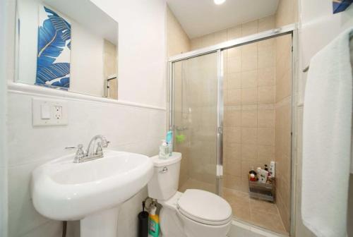 Exquisite 3BR Home in Mid City near K-town in Los Angeles, USA
