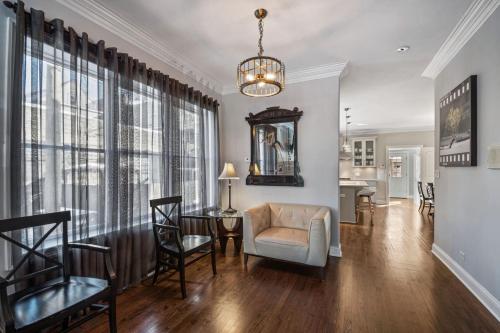 Luxury Home near Wrigley, Boystown & Andersonville in Chicago, USA