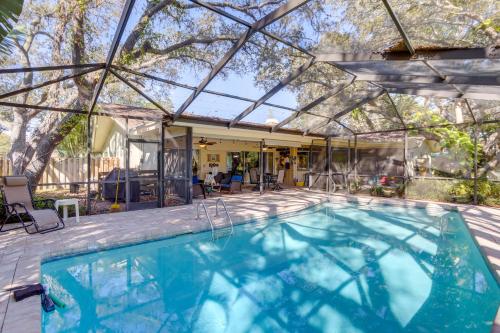 Prime Largo Vacation Rental with Lanai and Pool!