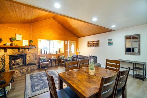 Goldilodge Big Bear Lake Cabin Less Than 3 Mi to Lake! in Big Bear Lake, USA