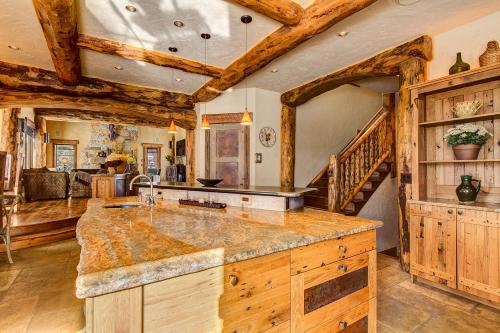 Rustic-elegance wrapped in custom mountain luxury, steps from Baldy Hiking Trail and shuttle stop in Sally Barber