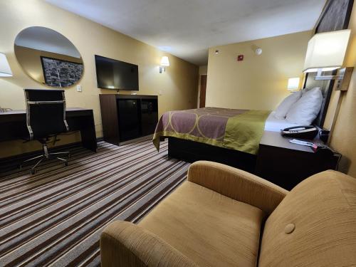 Super 8 by Wyndham Pine Bluff - image 13