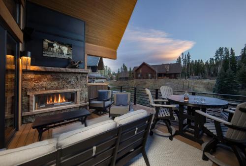 Newly built Luxury Home 5-Star Finishes SHUTTLE to slopes backs to Breckenridge Nordic Center! - image 4