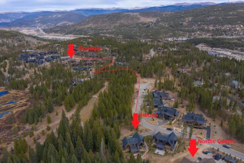 Newly built Luxury Home, 5-Star Finishes, SHUTTLE to slopes, backs to Breckenridge Nordic Center!