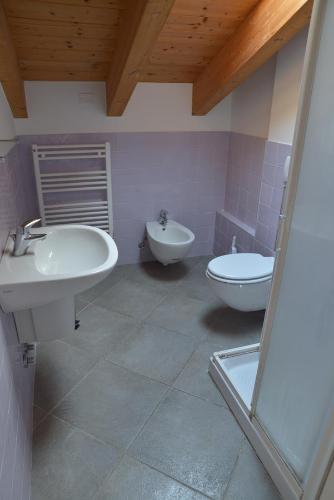 Bathroom, Cece' Dependance in Malgrate