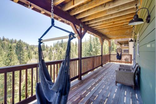 Lake Arrowhead Getaway with Decks and Game Room!